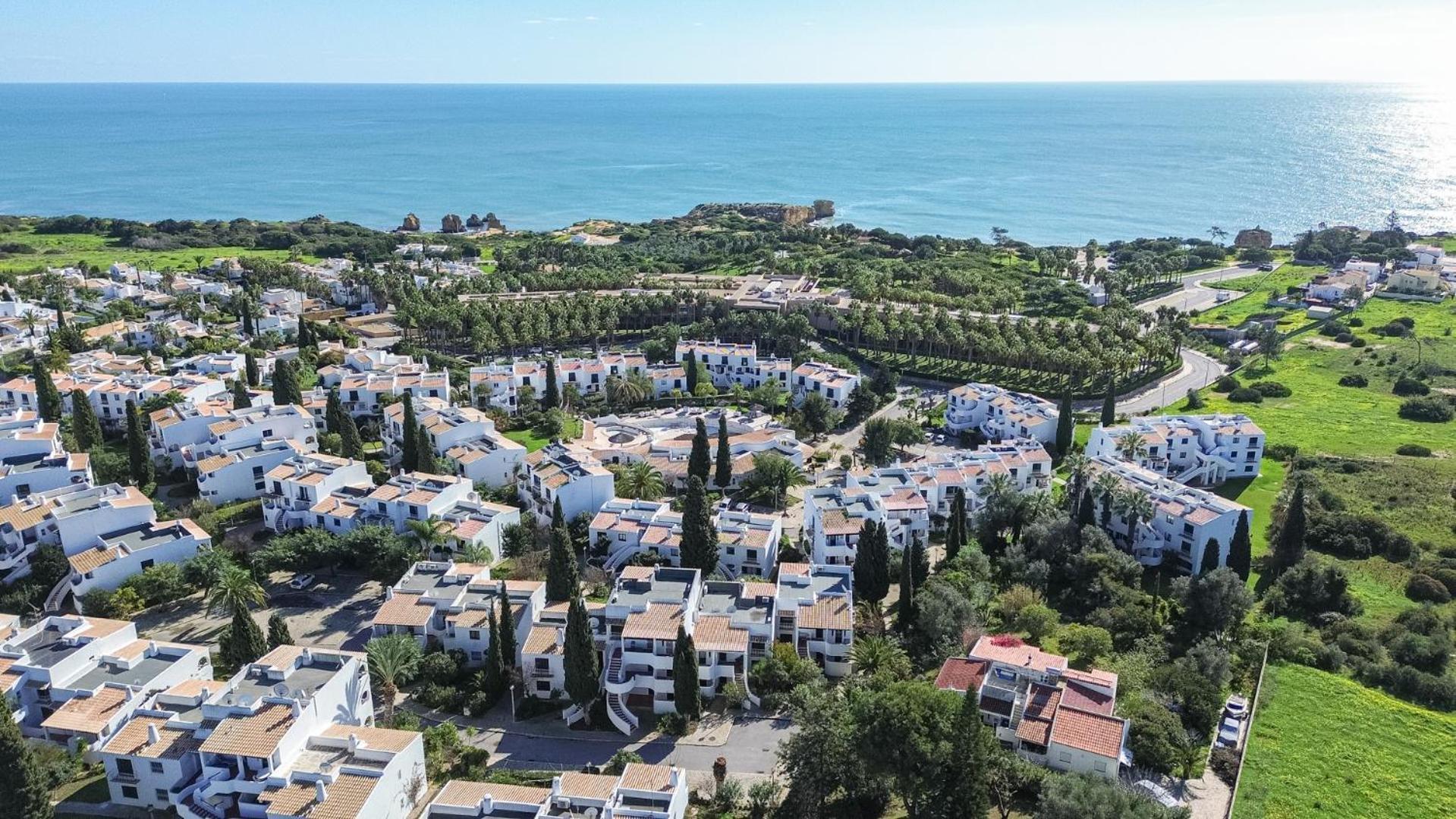 Апартаменти Seaside Retreat With Pool, Ac, And Fast Wi-Fi Албуфейра Екстер'єр фото